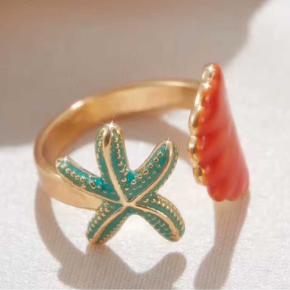 Gold Starfish and Shell Ring